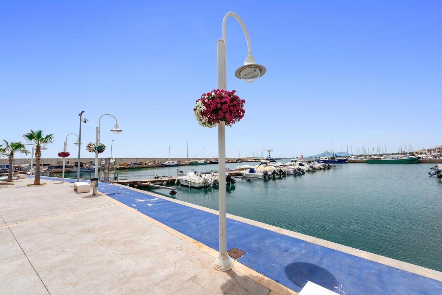 Vora Port Apartment L'Ampolla Exterior photo